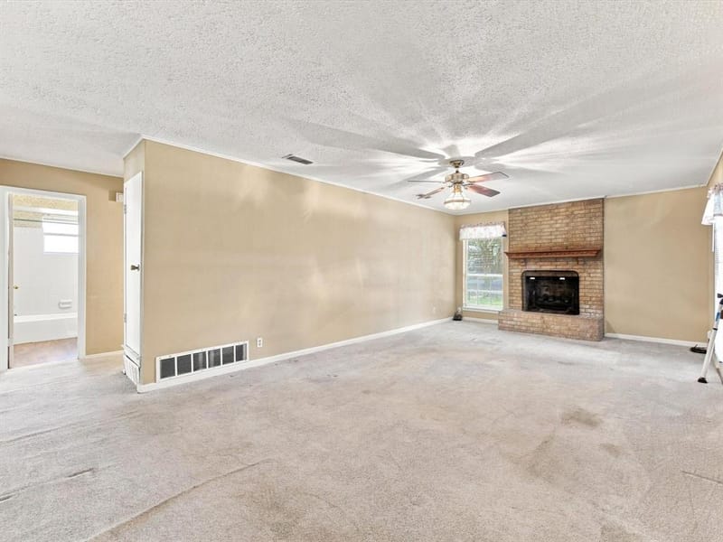 613 Cooper Street, Ennis TX 75119 - Photo 5