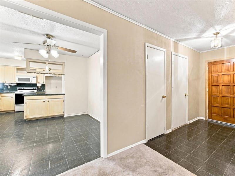 613 Cooper Street, Ennis TX 75119 - Photo 9