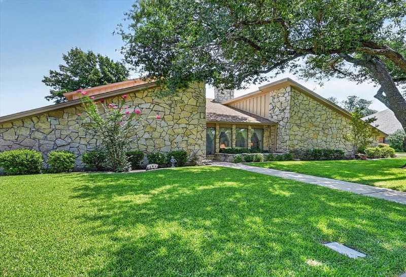 4001 Snow Creek Drive, Fort Worth TX 76008