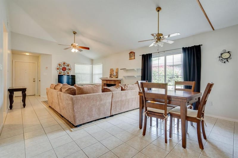 625 Prairie Dell Street, Lewisville TX 75067 - Photo 2