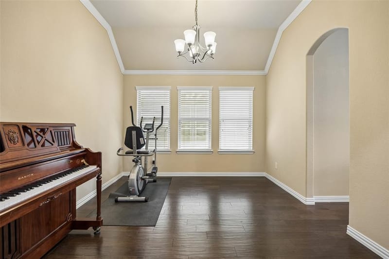 338 Wyndale Drive, Lewisville TX 75056 - Photo 6