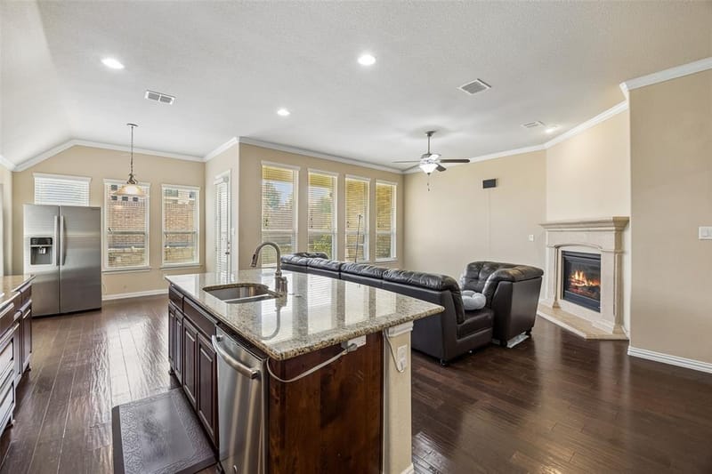 338 Wyndale Drive, Lewisville TX 75056 - Photo 12