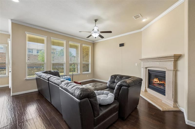 338 Wyndale Drive, Lewisville TX 75056 - Photo 7