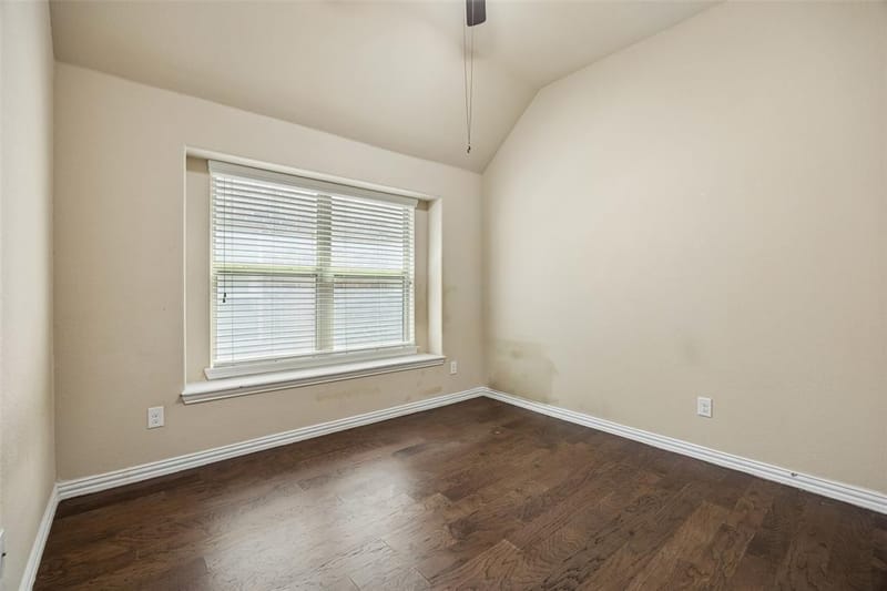 338 Wyndale Drive, Lewisville TX 75056 - Photo 5
