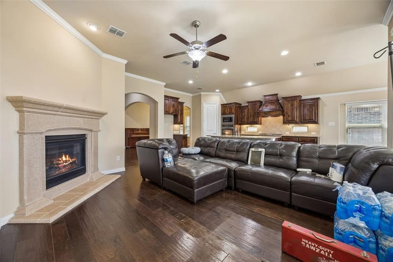 338 Wyndale Drive, Lewisville TX 75056 - Photo 9