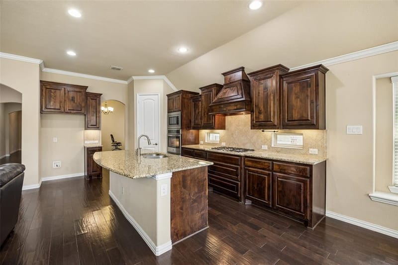338 Wyndale Drive, Lewisville TX 75056 - Photo 10