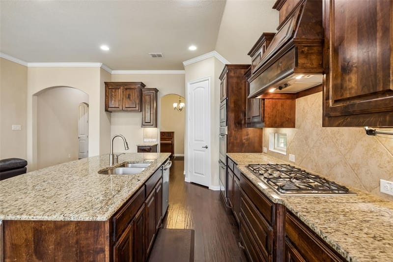 338 Wyndale Drive, Lewisville TX 75056 - Photo 11