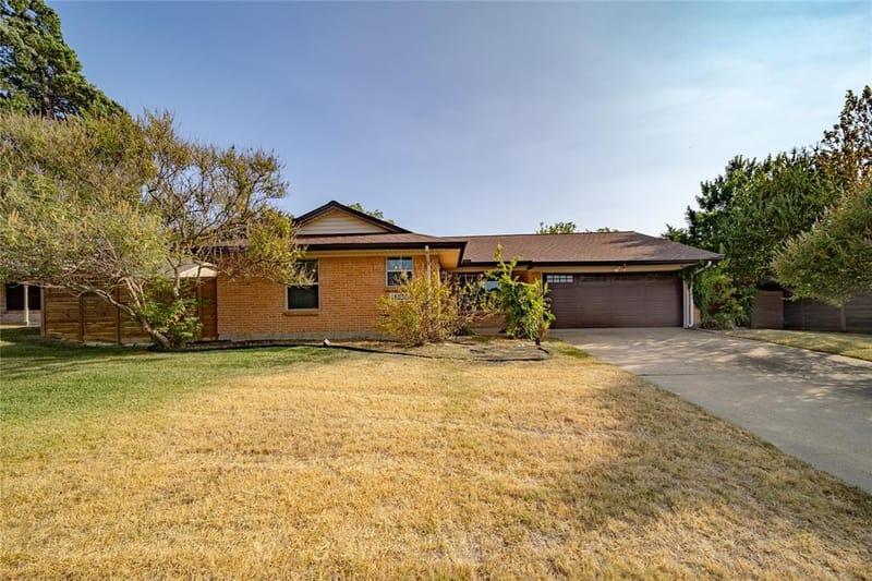 11030 Paddock Circle, Dallas TX 75238 - Photo 17
