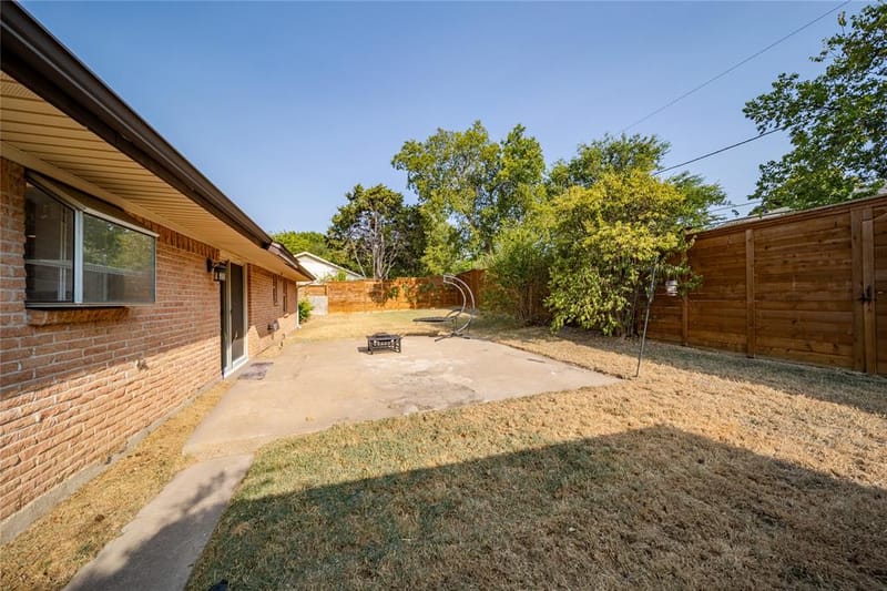 11030 Paddock Circle, Dallas TX 75238 - Photo 14