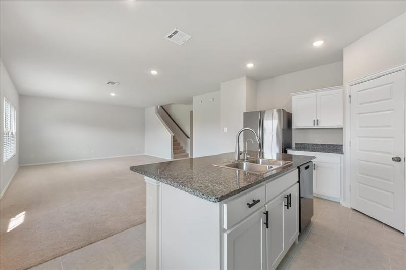 517 Brook View Drive, Van Alstyne TX 75495 - Photo 5