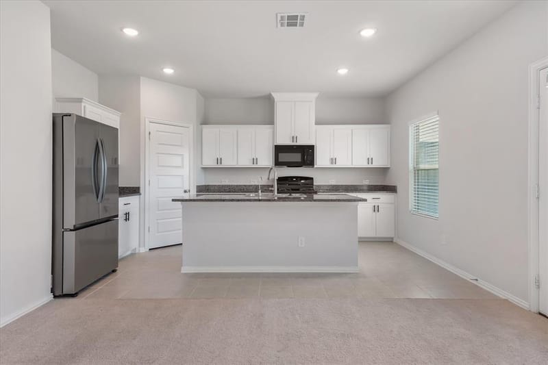 517 Brook View Drive, Van Alstyne TX 75495 - Photo 4