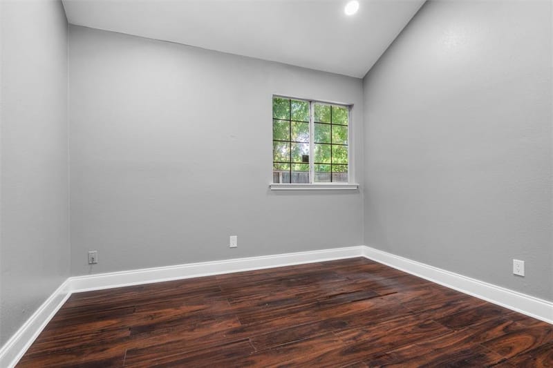 2401 Bennington Drive, Arlington TX 76018 - Photo 16