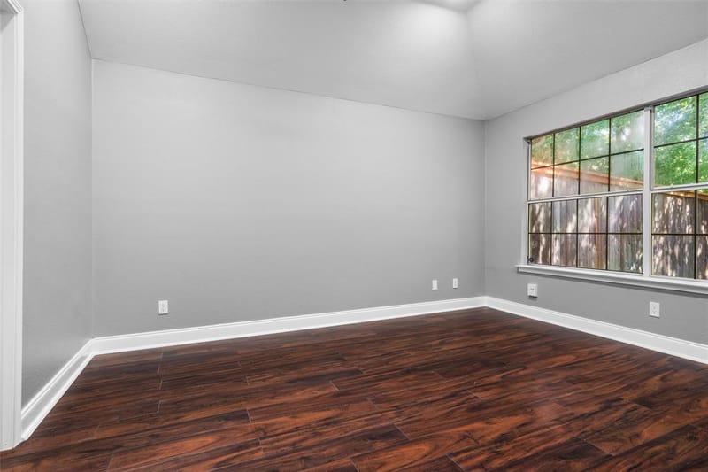 2401 Bennington Drive, Arlington TX 76018 - Photo 19