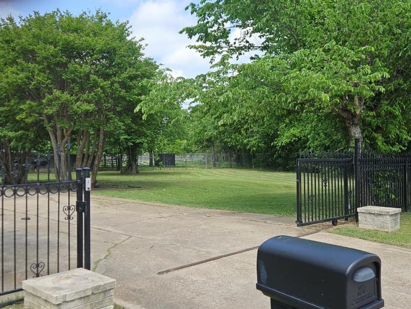 1123 Hansboro Avenue, Dallas TX 75224 - Photo 18