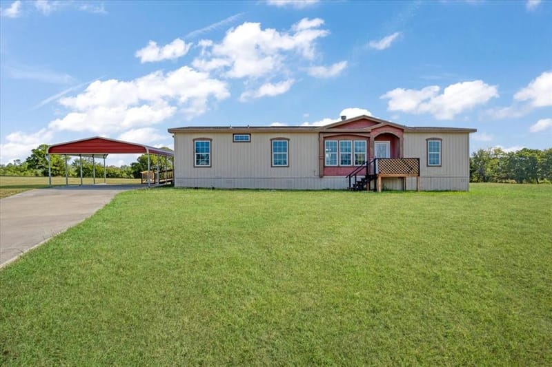 121 Bandana Drive, Southmayd TX 76273