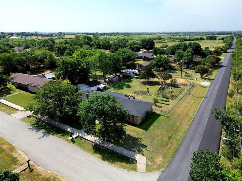 902 Meadowcreek Street, Krum TX 76249 - Photo 20