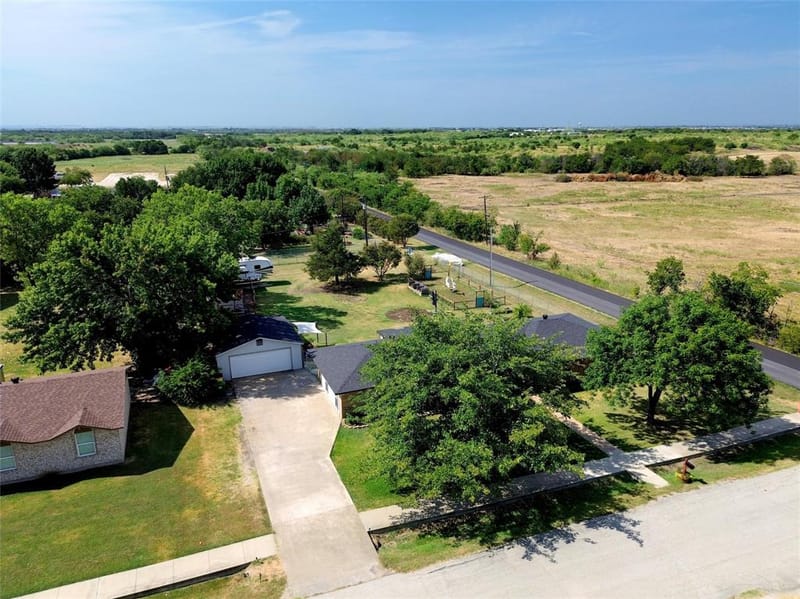 902 Meadowcreek Street, Krum TX 76249 - Photo 19