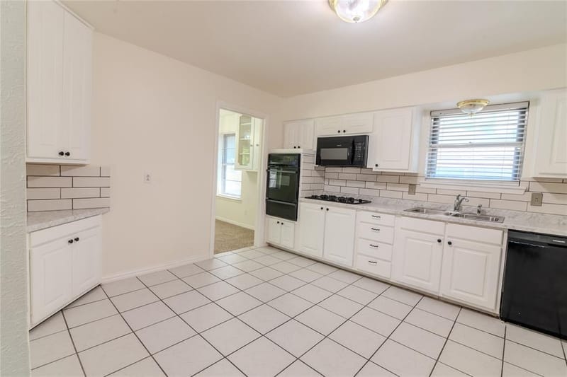8017 Woodhue Road, Dallas TX 75228 - Photo 6