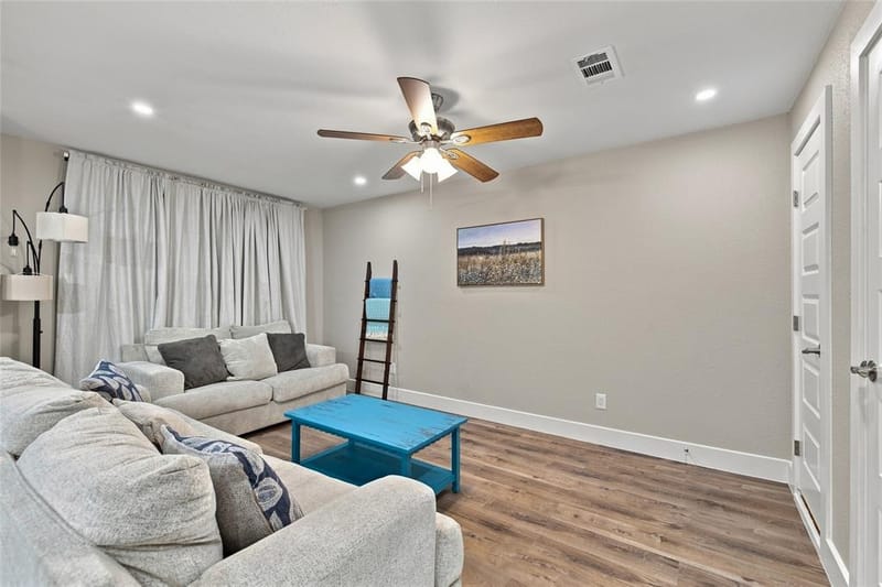 720 Thersa Drive, River Oaks TX 76114 - Photo 9