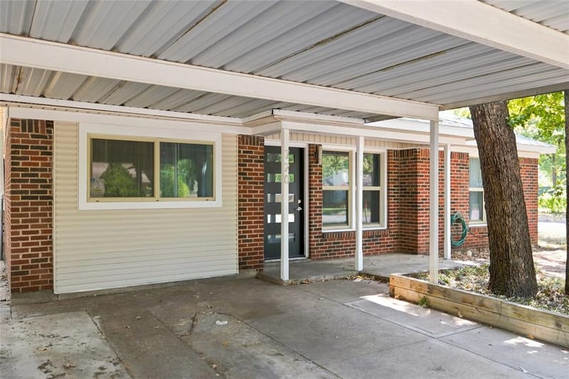 720 Thersa Drive, River Oaks TX 76114 - Photo 4