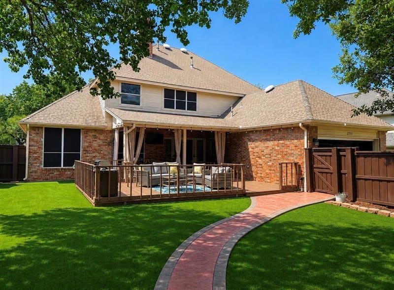 2311 Creekside Circle N, Irving TX 75063 - Photo 6