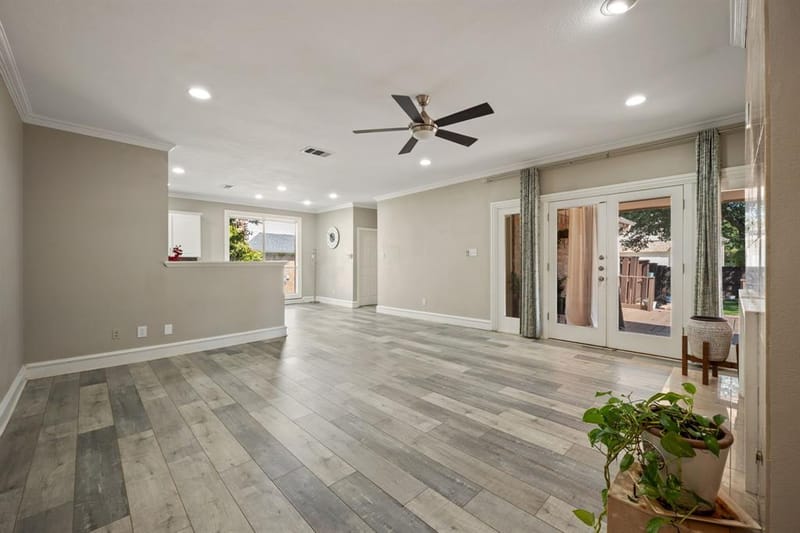 2311 Creekside Circle N, Irving TX 75063 - Photo 7