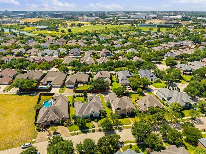 2311 Creekside Circle N, Irving TX 75063 - Photo 36