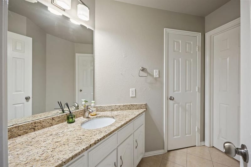 2311 Creekside Circle N, Irving TX 75063 - Photo 25