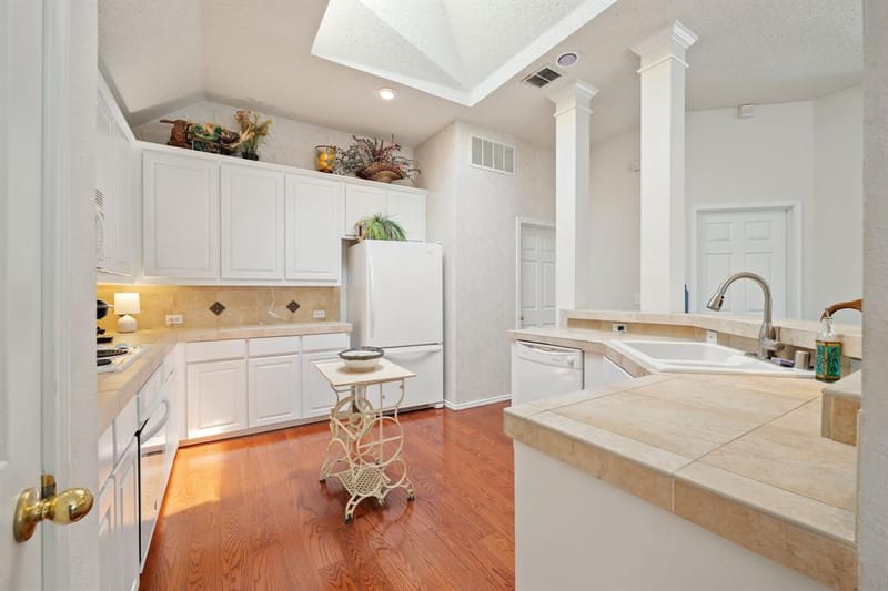6860 Saddletree Trail, Plano TX 75023 - Photo 7