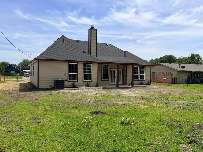 302 E Travis Street, Leonard TX 75452 - Photo 34