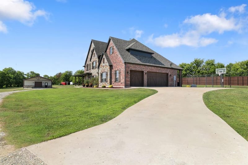 204 Tate Circle, Sherman TX 75090 - Photo 5