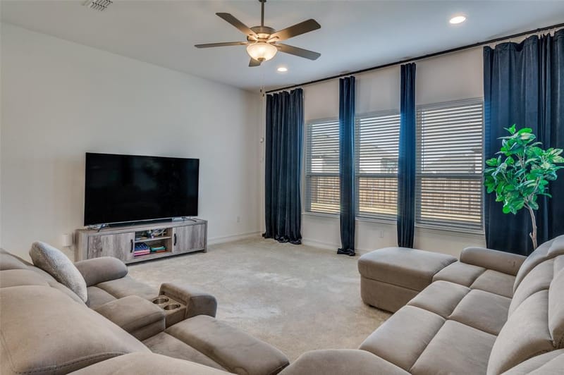 1609 Quentin Drive, Aubrey TX 76227 - Photo 11