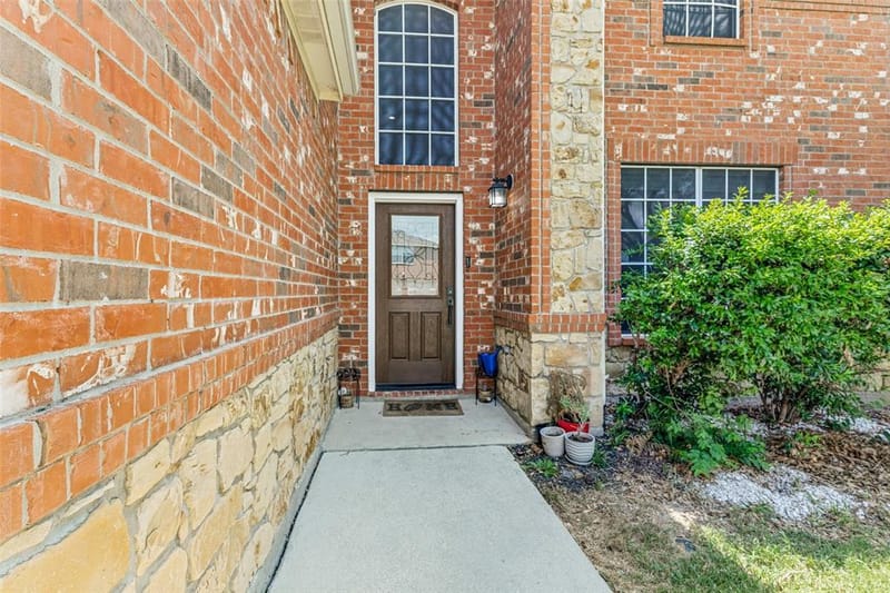 5712 Mountain Stream Trail, Fort Worth TX 76244 - Photo 2