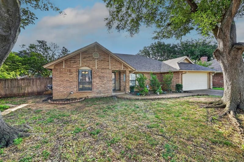 7005 Volley Court, Fort Worth TX 76133 - Photo 3