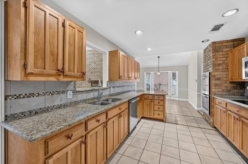 7005 Volley Court, Fort Worth TX 76133 - Photo 8