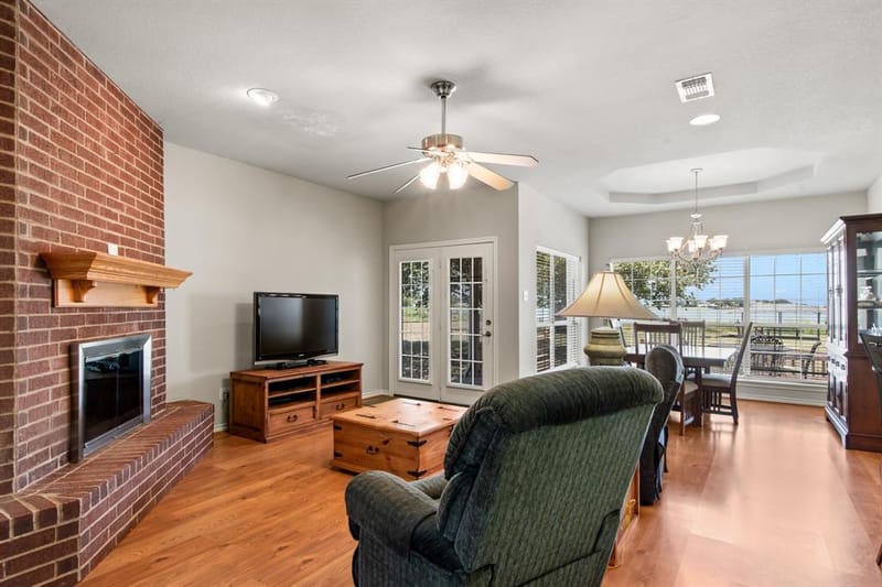 1237 Beachview, Seven Points TX 75143 - Photo 3