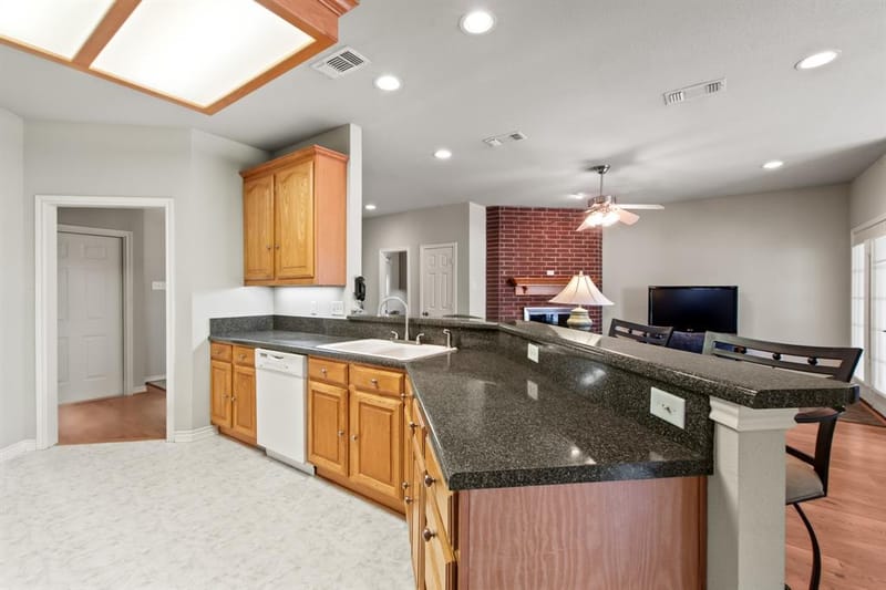 1237 Beachview, Seven Points TX 75143 - Photo 11