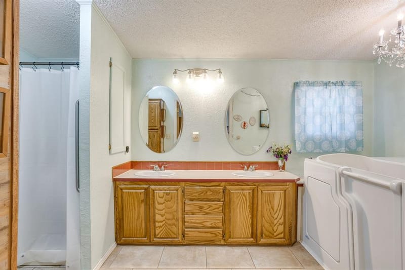 4406 Appletree Court, Granbury TX 76048 - Photo 16