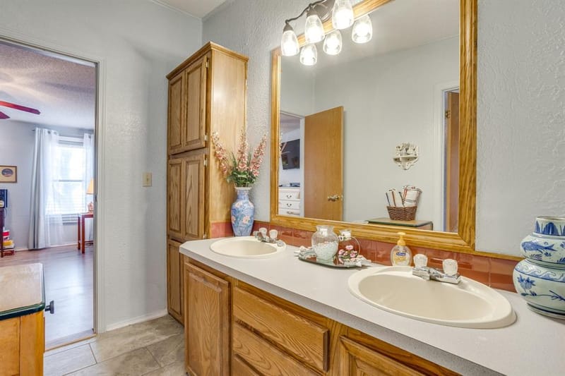 4406 Appletree Court, Granbury TX 76048 - Photo 24