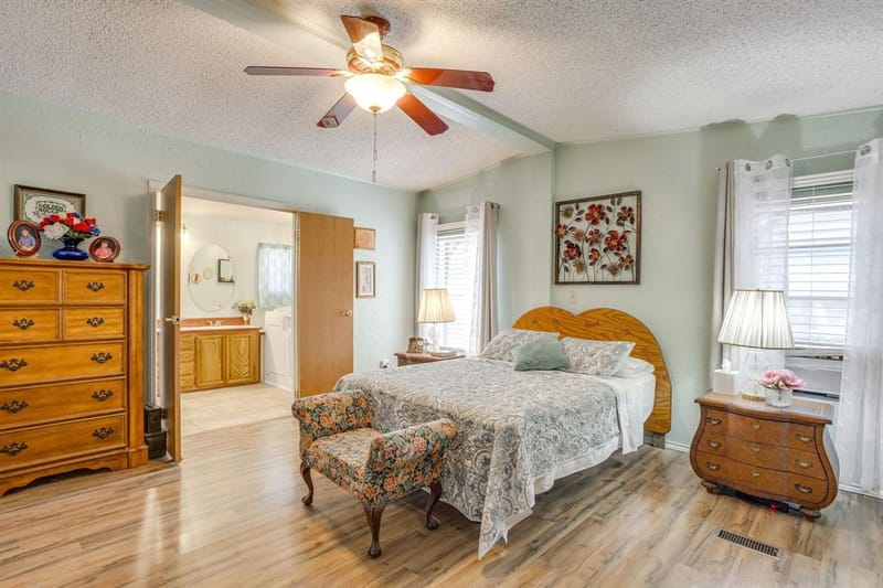 4406 Appletree Court, Granbury TX 76048 - Photo 14