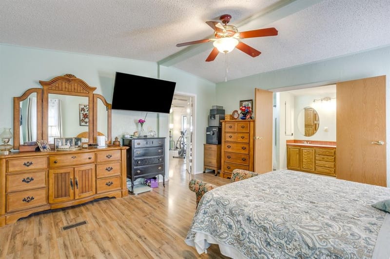 4406 Appletree Court, Granbury TX 76048 - Photo 15
