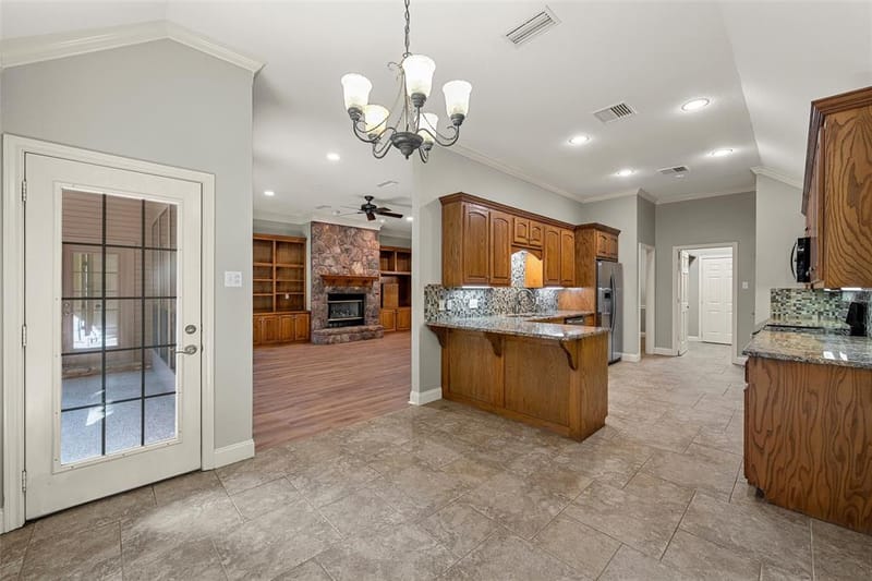 108 Landsborough Drive, Waco TX 76712 - Photo 9