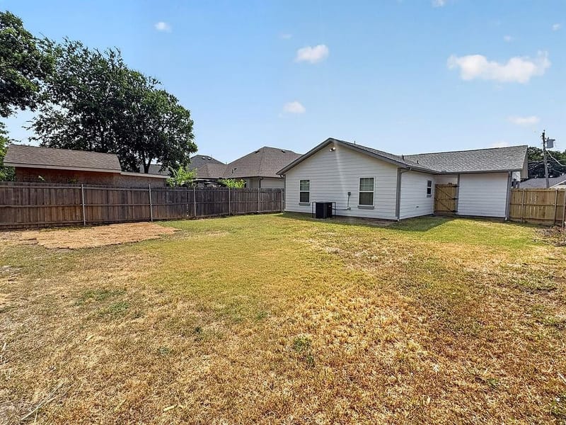 2239 Wilhurt Avenue, Dallas TX 75216 - Photo 23