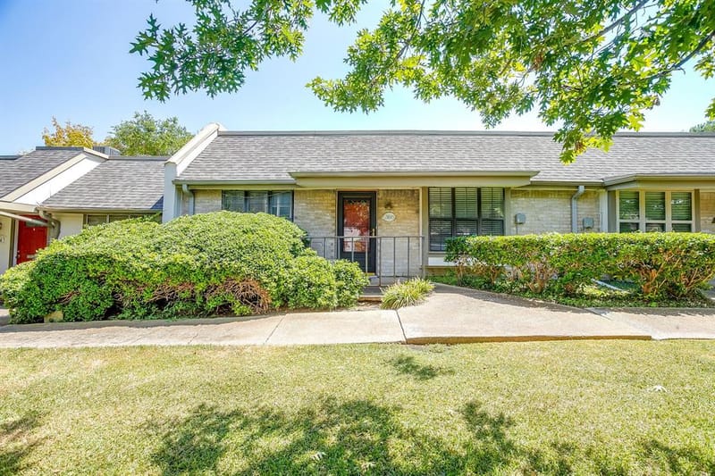 13845 Leinsper Green Street, Dallas TX 75240 - Photo 2