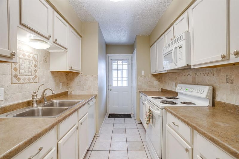 13845 Leinsper Green Street, Dallas TX 75240 - Photo 14
