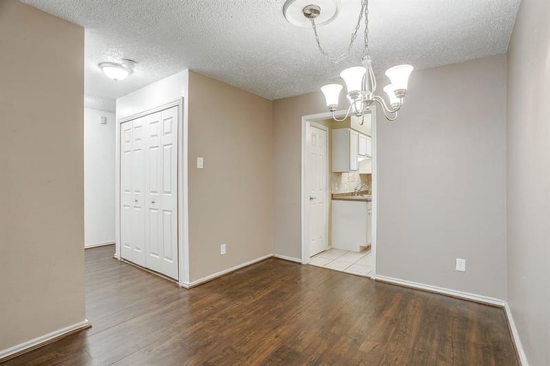 13845 Leinsper Green Street, Dallas TX 75240 - Photo 11