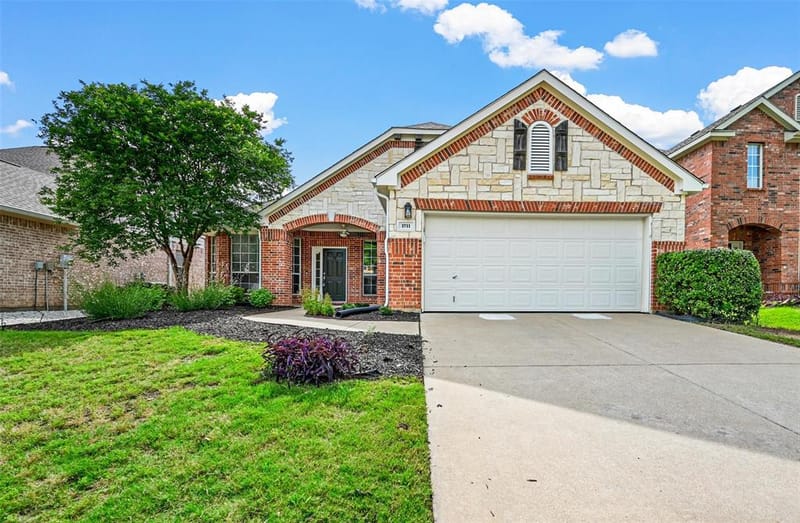 1711 Peregrine Drive, Corinth TX 76210 - Photo 2