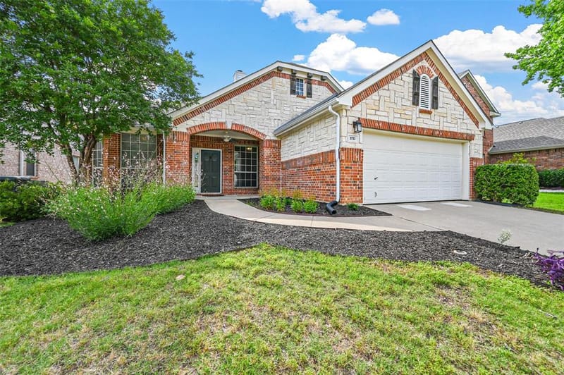 1711 Peregrine Drive, Corinth TX 76210