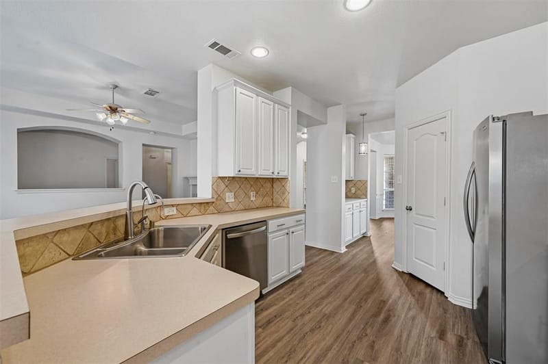 1711 Peregrine Drive, Corinth TX 76210 - Photo 11