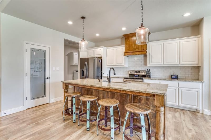 1000 Churchill Lane, Millsap TX 76066 - Photo 8